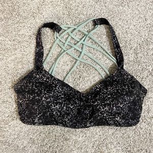 Lululemon Free to Be Wild Bra Size 6